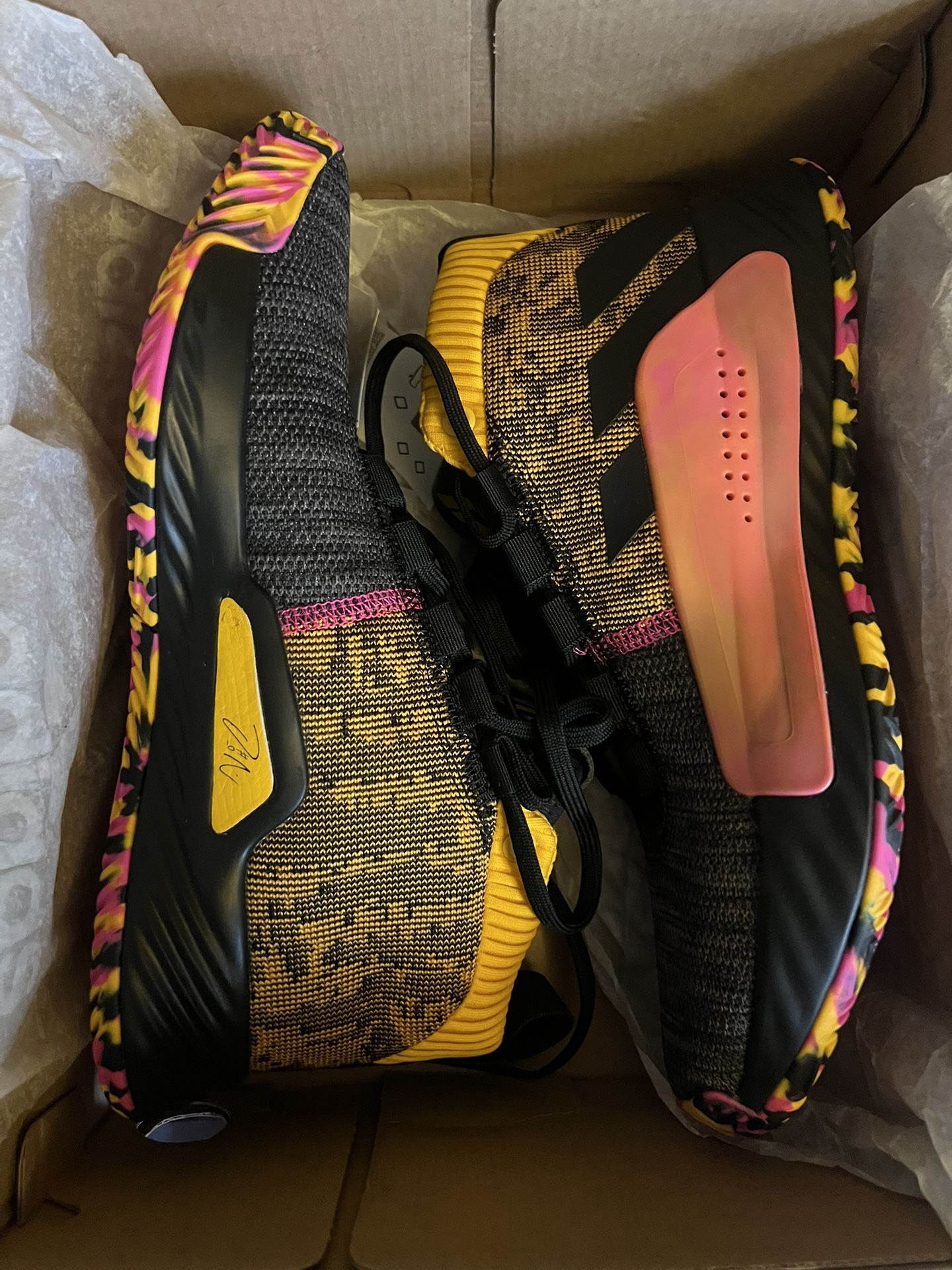 Dame 5 Bastkeball Shoes
