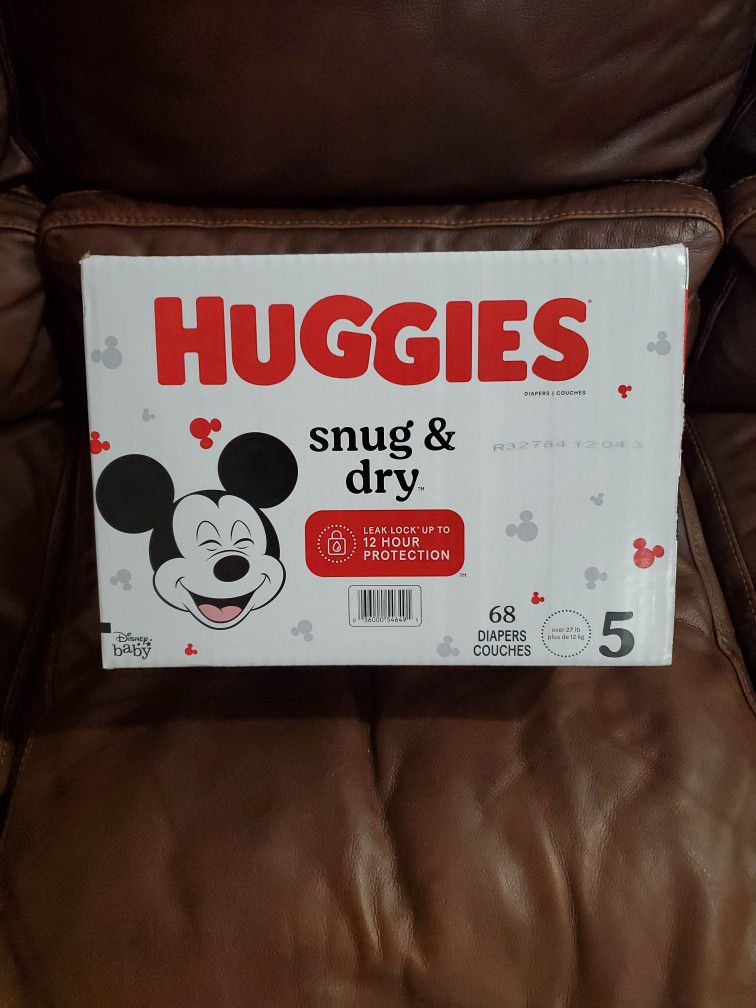 Huggies SNUG AND DRY Disposable Diapers: Size 5 (68 Count)     **Price Is FIRM**