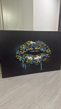 🎨 Gucci  Ghost “Big Mouth with Lips” Painting – Only $25! 🎨