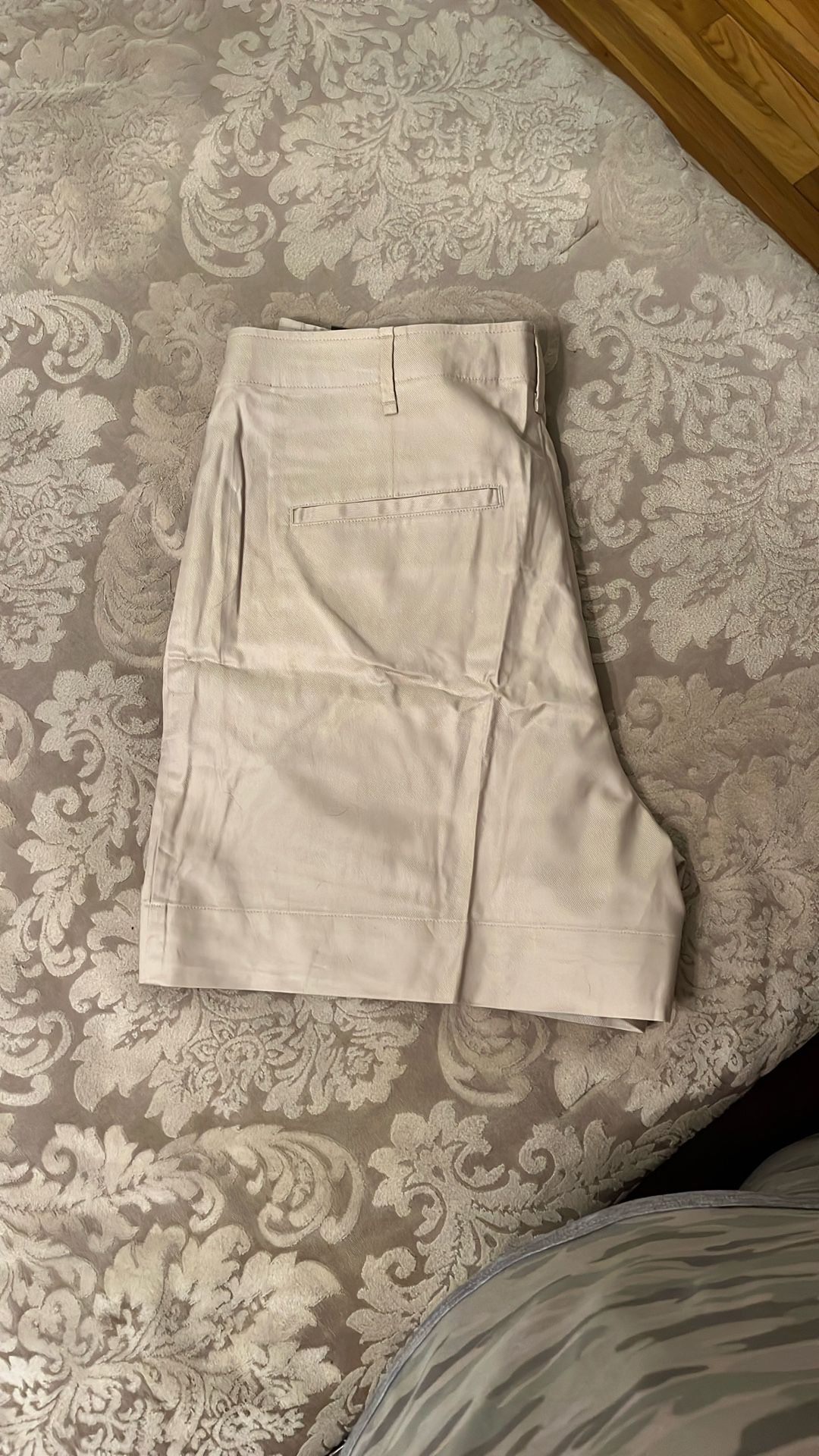 NWT Banana Republic 5” Inseam Women’s Khaki Twill Short Size 14