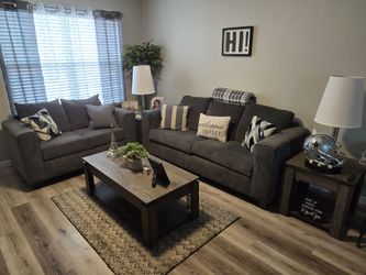 5 piece living room set like new.
