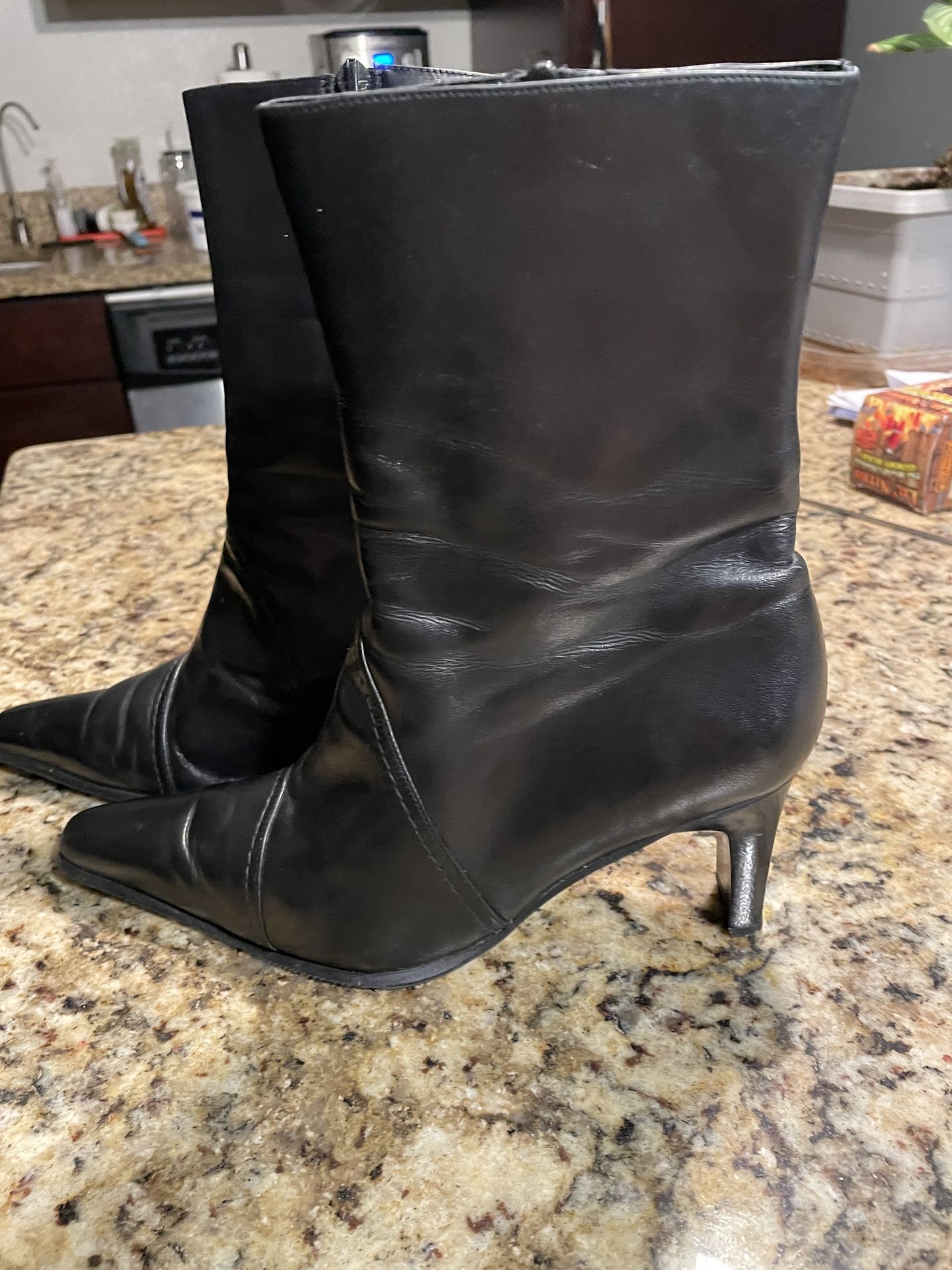 Leather Elegant Women’s Boots