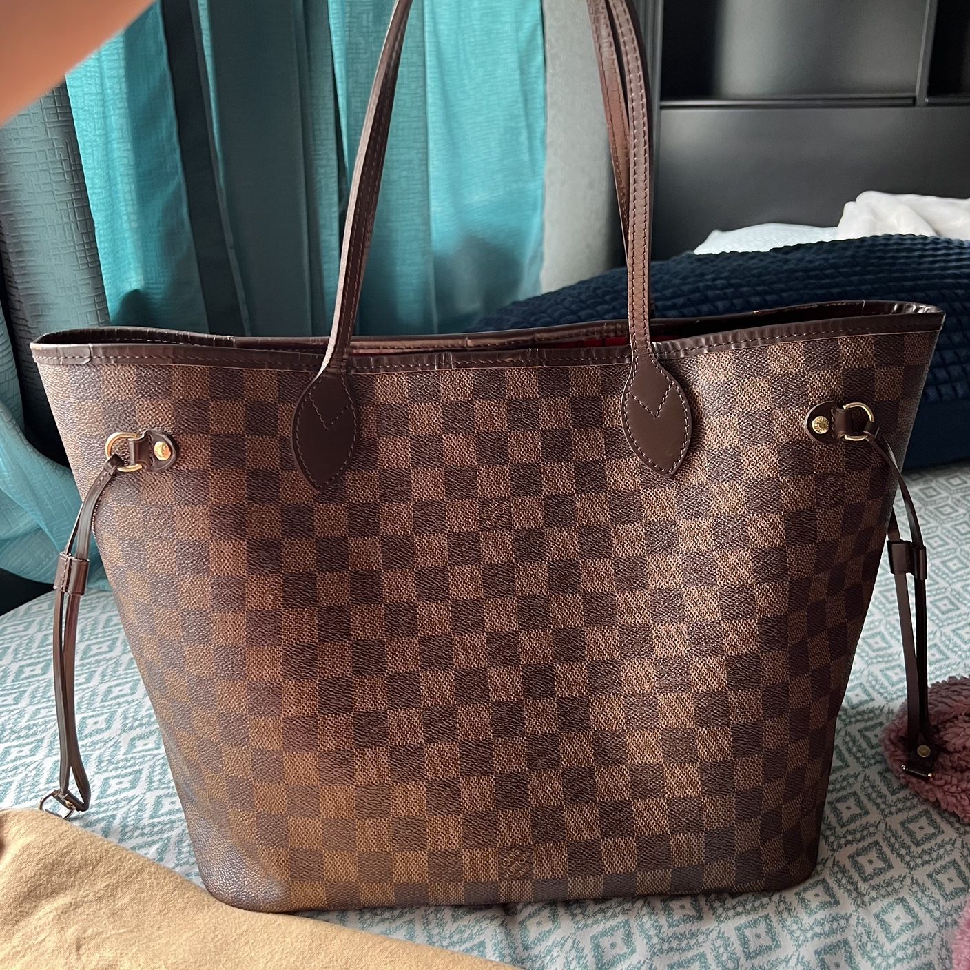 Louis Vuitton NEVERFULL MM Box (only) for Sale in Redwood City, CA - OfferUp