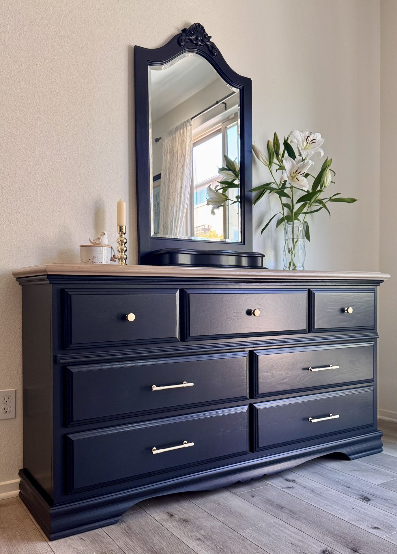 Solid Wood Dresser , Mirror And Jewelry Box