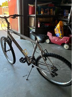 Columbia Trail head sport mountain bike 21 speed 21.5 size