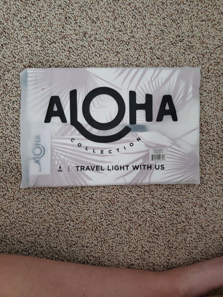 NWT Aloha Collection reversible tote