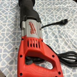 MILWAUKEE SAW ZALL 12 AMP 