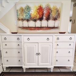 LEXINGTON FURNITURE SOLID WOOD DRESSER EXCELLENT CONDITION DELIVERY AVAILABLE