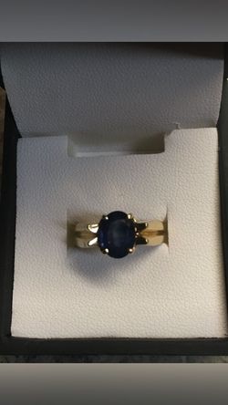 Natural sapphire ring set in 14 karat gold. Large stone . $225