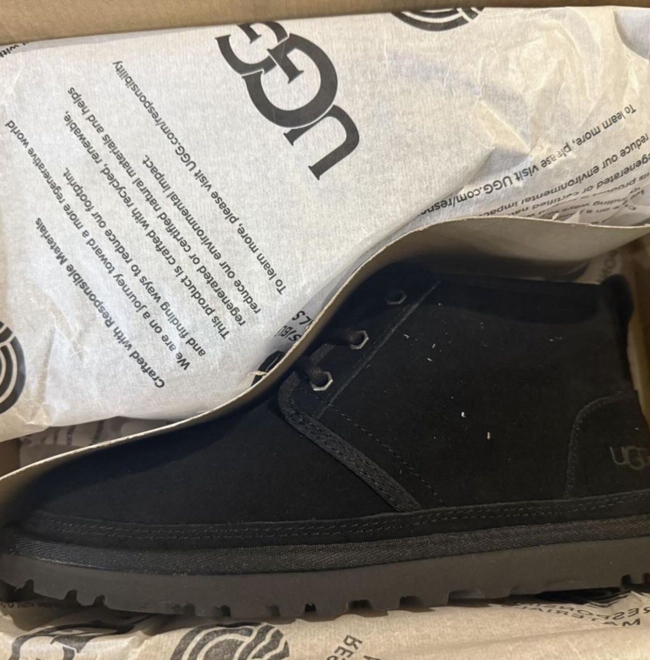 UGGS 8WOMAN NEW WITH BOX