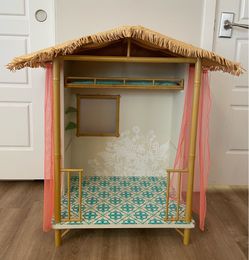 American Girl Leah Rainforest House and Salon Center