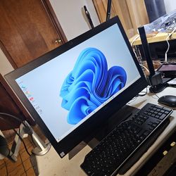 Dell 24 All In One PC. i7-2.80GHz-CPU 16GB Ram 512GB SSD Wi-Fi Bluetooth