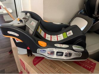 Chicco Keyfit 30 car seat and 2 bases