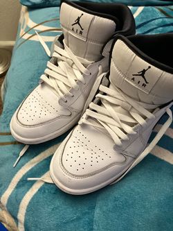Nike Air Jordan 1 Mid Reverse Panda White/Black-White( DQ8426-132) Size 9
