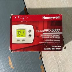Focus Pro 5000 Thermostat