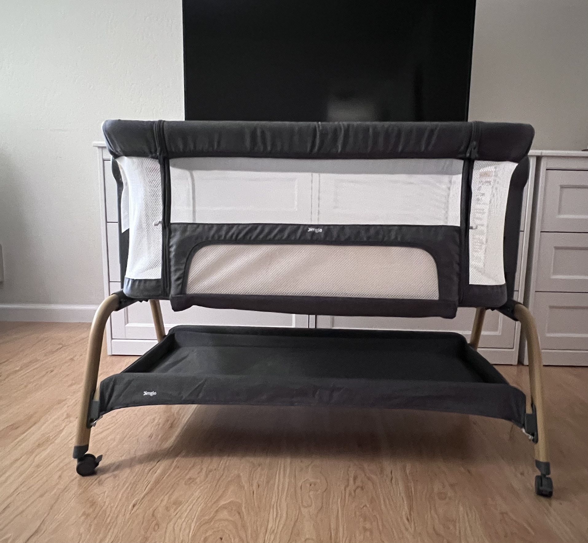 Jimglo Rocking Baby Bassinet 