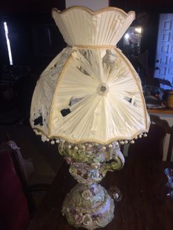 Antique VINTAGE LAMP. $250 obo