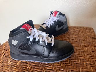 Nike Air Jordan 1 Mid GS Youth Size 6Y Black White Sneakers HV5180-010 - Very Good Condition