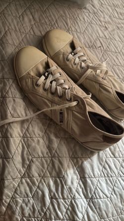 Mustang Canvas Low-Top Sneakers