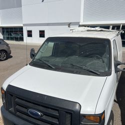 Ford Van E250, 2009