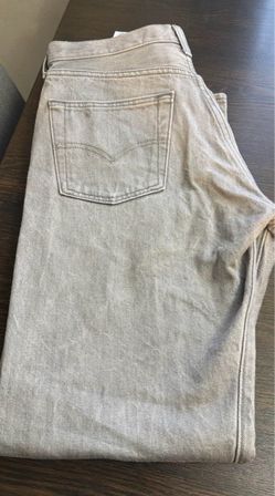 501 Levi’s pants