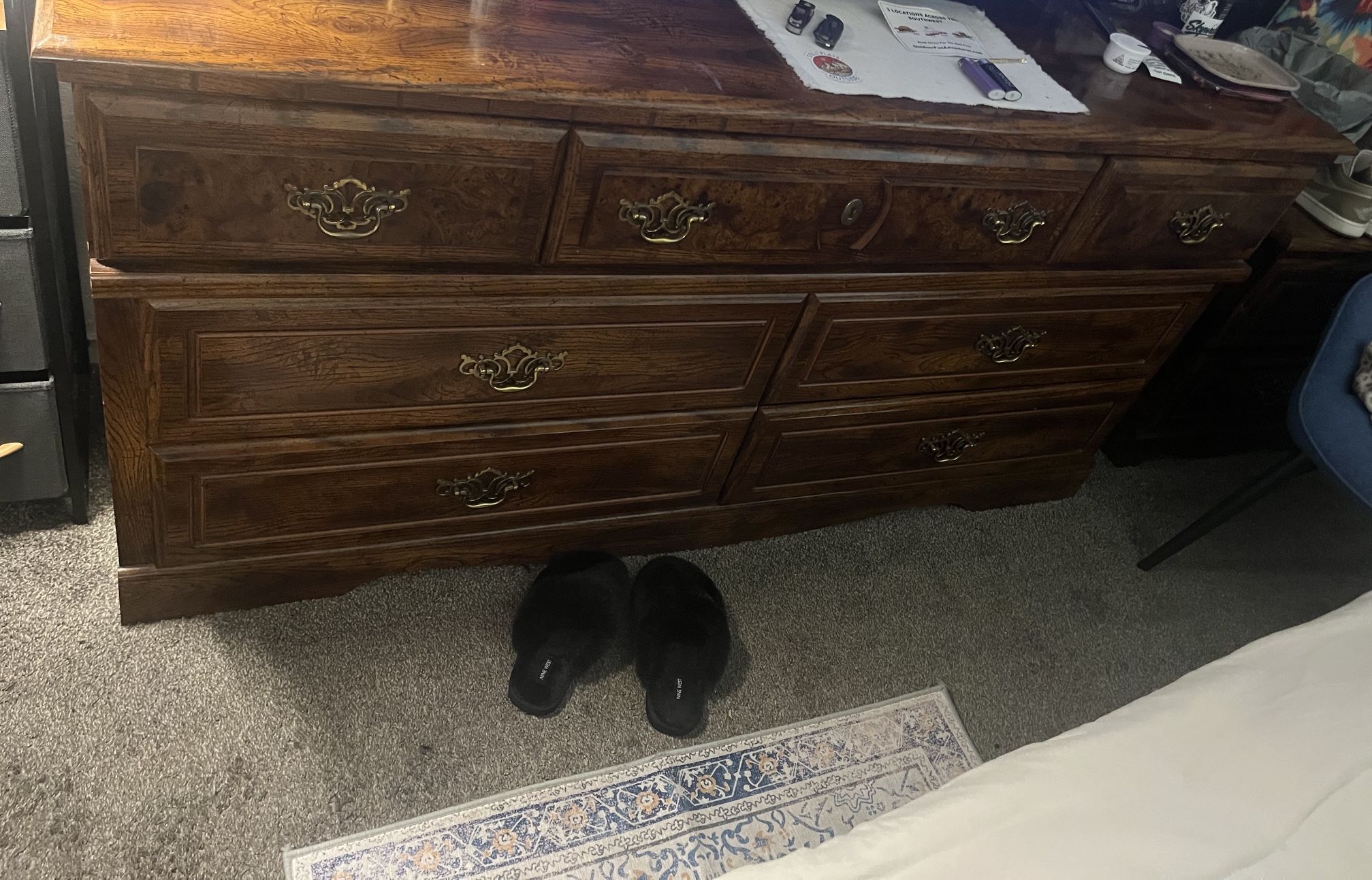 4 piece Dresser/Mirror For Sale