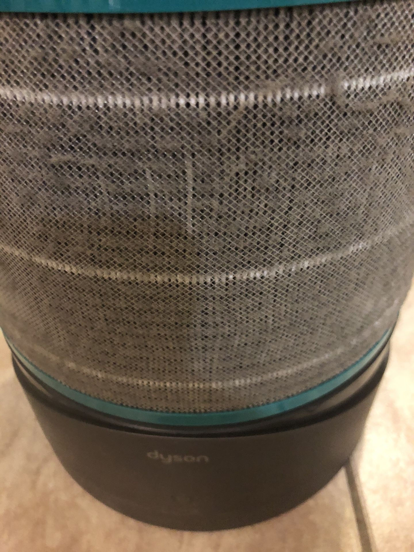 Dyson Pure Hot And Cool HEPA Air Purifier Fan And Heater With Remote, HP01. Item is in used - good condition . 40 percent of filter life left .