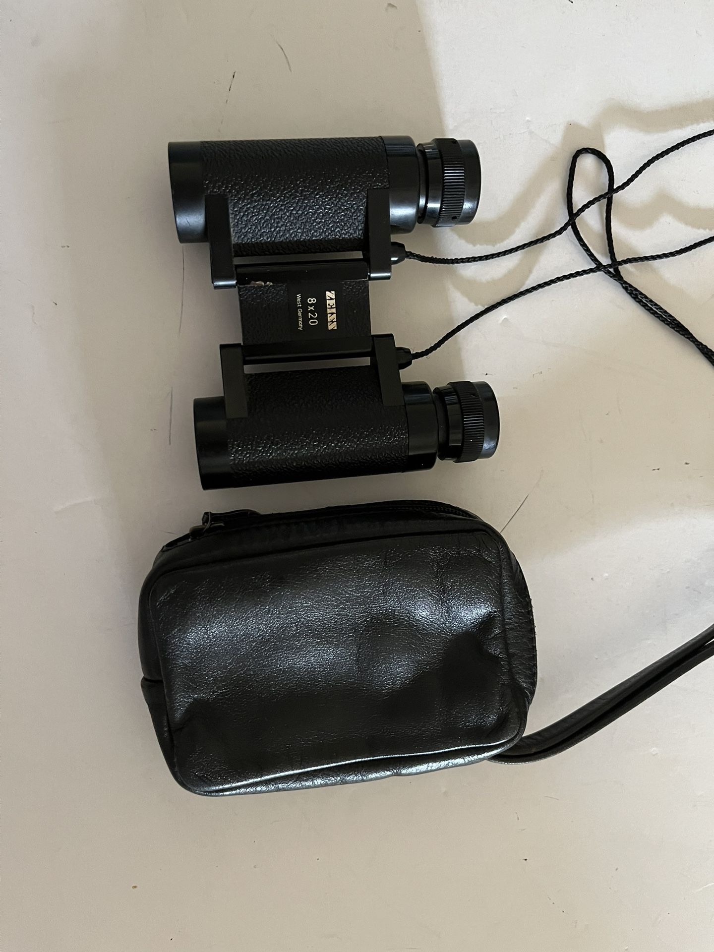 Excellent Zeiss 8x20 pocket Binocular with case, made in west Germany