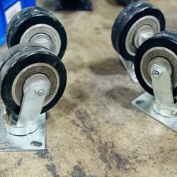 SET OF 4 Swivel casters