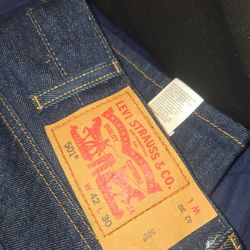 501 Levi's barely worn size 42w 30L