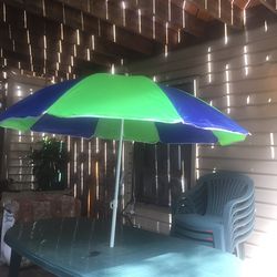 6 Chairs With Beach Umbrella And Table