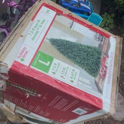 Christmas Tree/ Wreath Making 