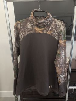 Women's Under Armour  top