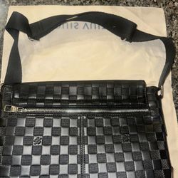 Louis Vuitton Damier Infini Messenger Bag MM