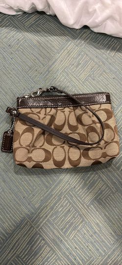 Early 2000s signature Coach canvas wristlet zipper purse