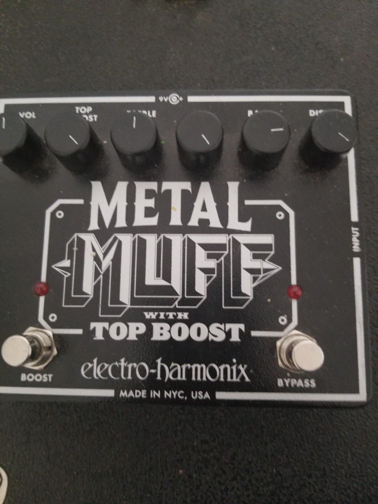 Metal muff guitar pedal