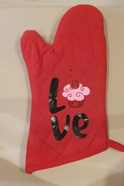 Valentine Oven Mitt