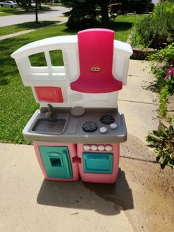 Toddlwr kitchen