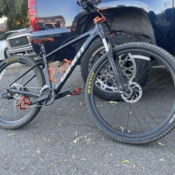 Giant Talon L Mountain Bike Tubeless 29 Inch