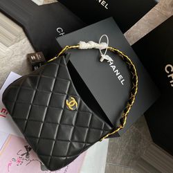 Chanel Hobo Leisure Bag