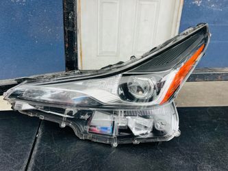 Toyota Prius 2019-2022 left driver side headlight letter E Oem