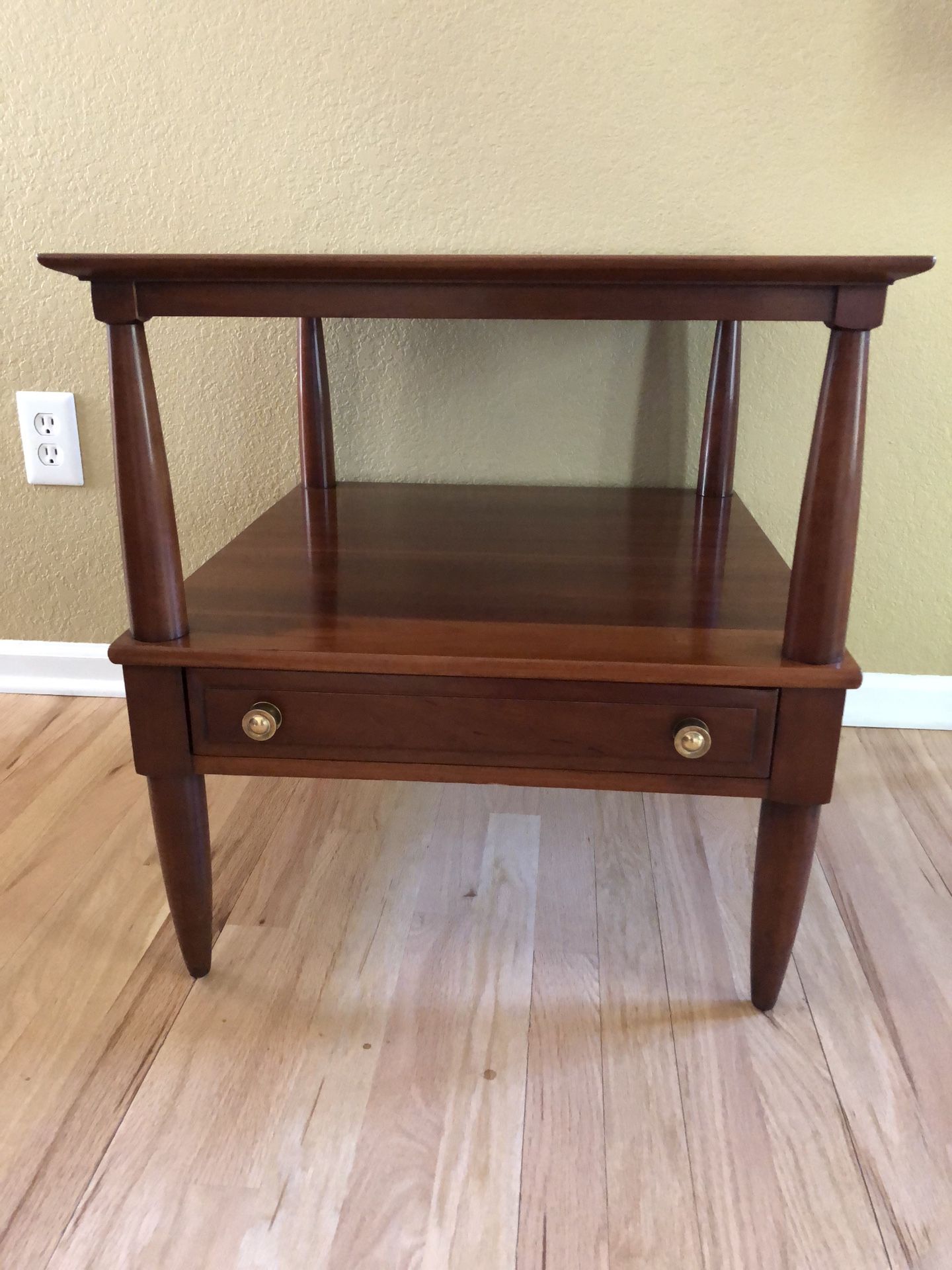 Willett Mid-Century Modern End Table from the "Transitional Cherry Collection"
