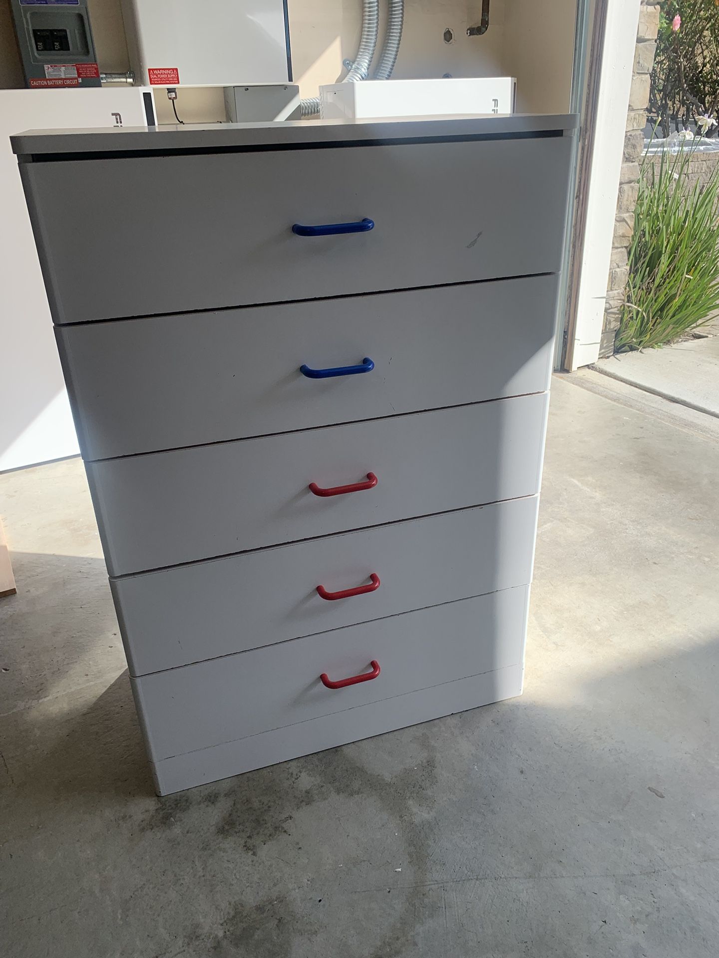 Dresser - Free
