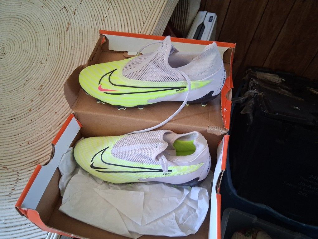 Nike 7.5 Pro Phantom's Cleats