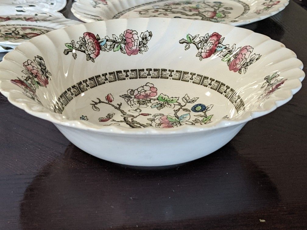 Indian Tree Staffordshire Scalloped Serving Bowl By Myott