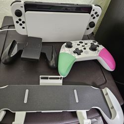  Nintendo Switch oled Only 2 Months Old, Play It Twice 