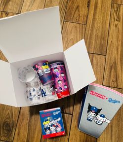 Dodgers Hello Kitty set