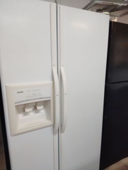 Whirlpool Refrigerator works great