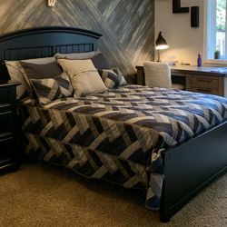 Kids Bedroom Furniture Set (Bed Frame, Dresser, Night stand)