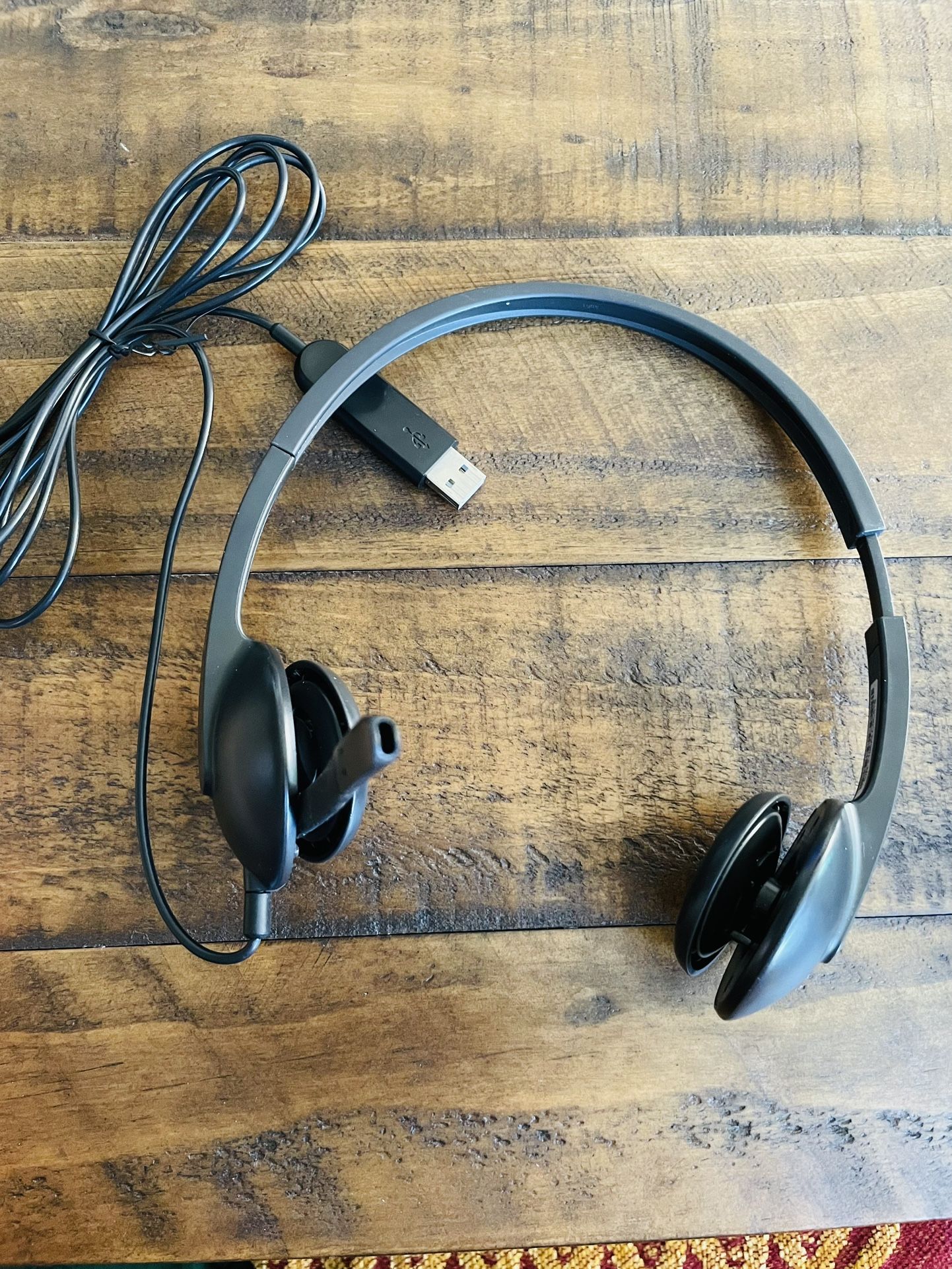 Logitech Headphones With Mic